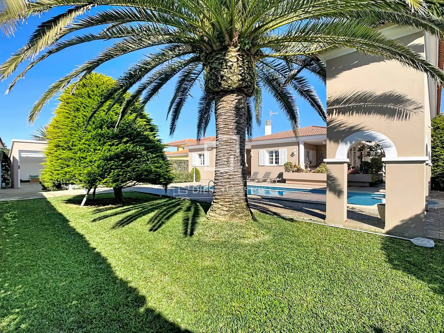 Chalet con piscina en venta en Cala en Blanes, imagen 3