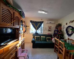 Living room of Flat for sale in  Madrid Capital