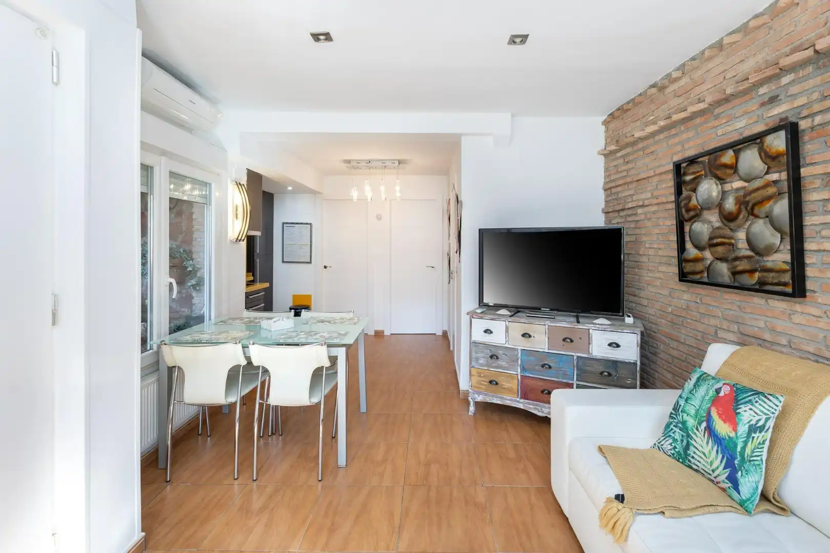 Sala de estar de Casa o chalet en venta en Granada con Aire acondicionado, Calefacción y Jardín privado