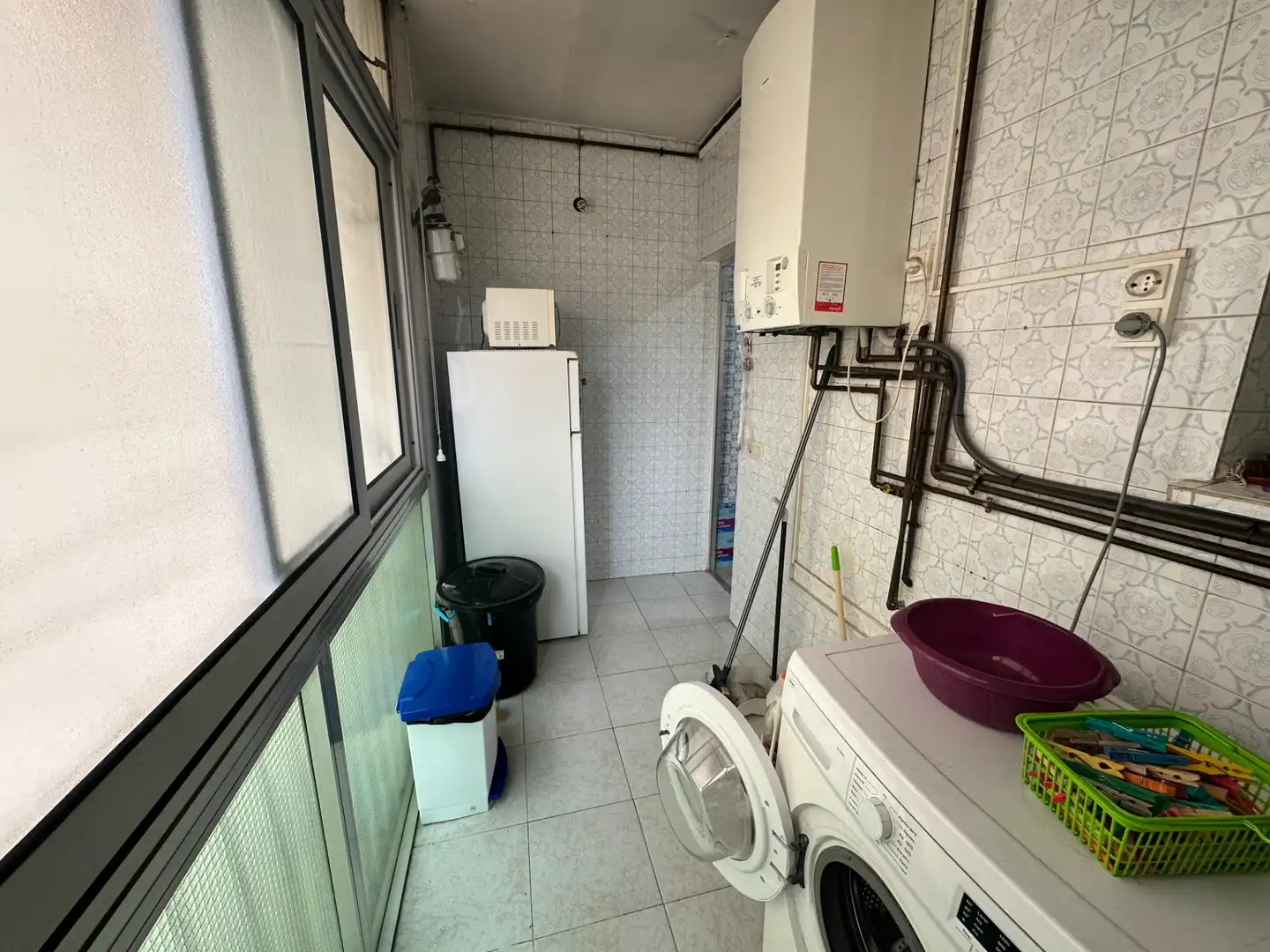 Cuina de Pis en venda en Girona amb Calefacció, Moblat i Forn