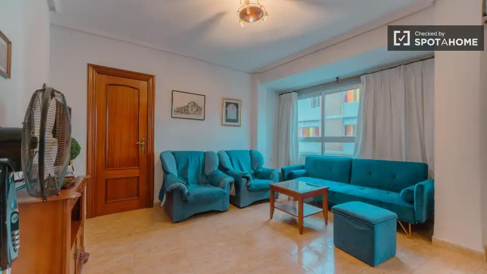 Piso con terraza en alquiler en Poblats Marítims