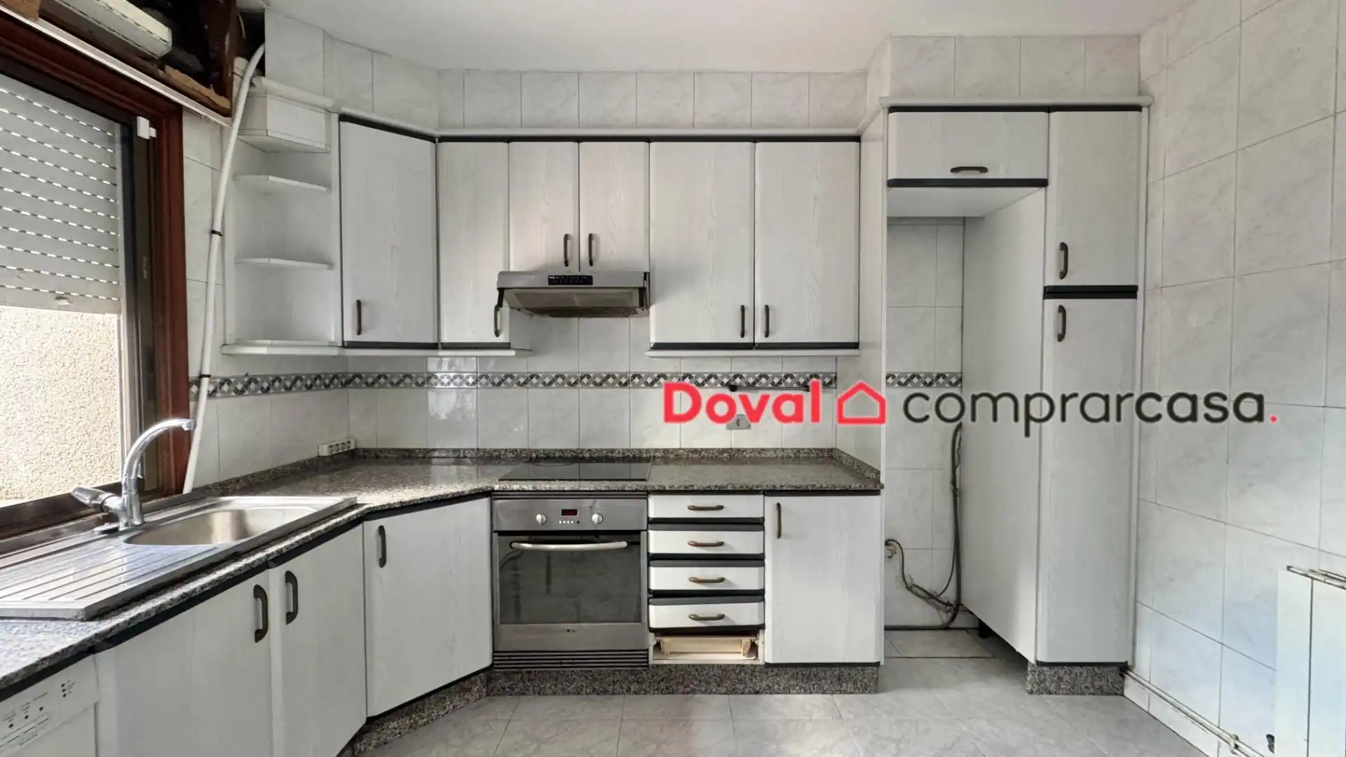 Kitchen of Houses for sale in Vigo   with Heating, Private garden and Parquet flooring