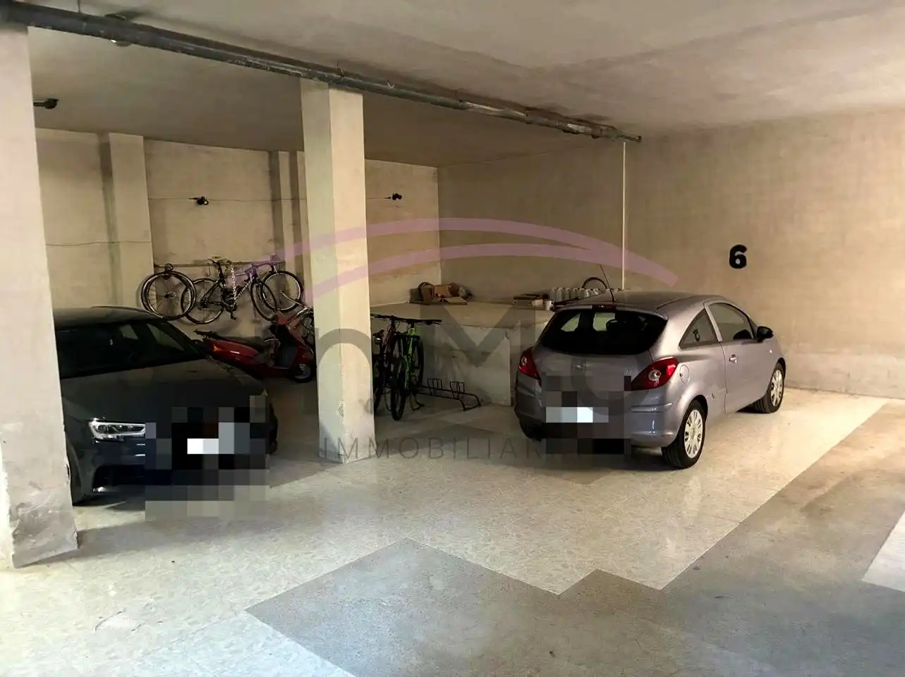 Parking of Commercial properties for sale in Tortosa