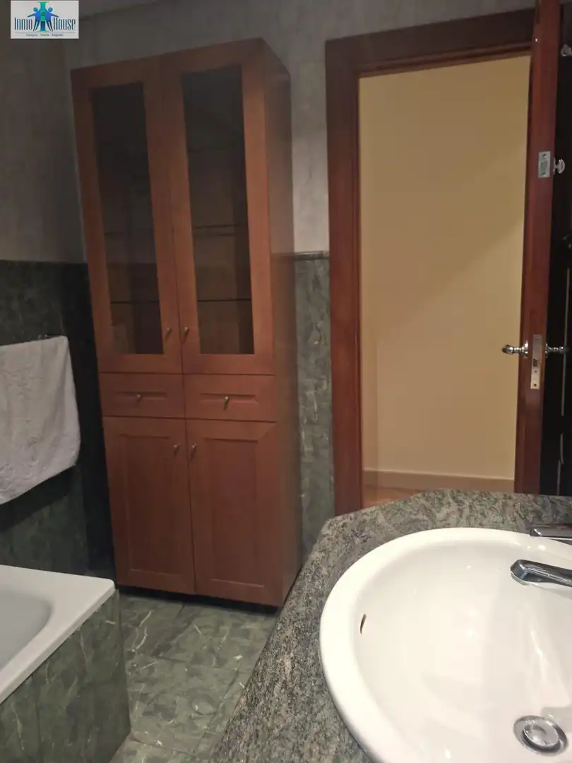 Baño de Piso en venta en Albacete con Aire acondicionado, Calefacción y Parquet