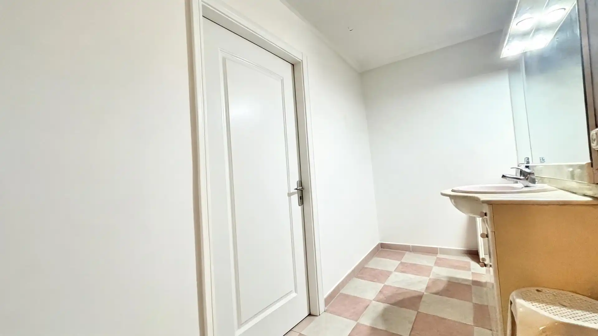 Piso en venta en Alicante / Alacant con Balcón