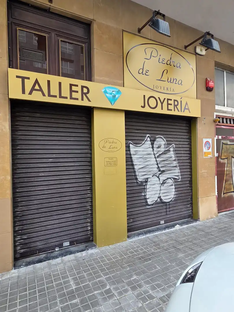 Local comercial en venda a Travesia Monasterio Oliva, imagen 2