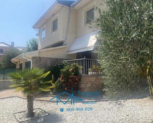 Exterior view of Single-family semi-detached for sale in Cebreros  with Terrace