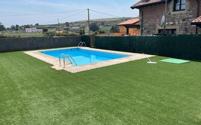 Piscina de Casa adosada en venda en Suances amb Calefacció, Jardí privat i Parquet