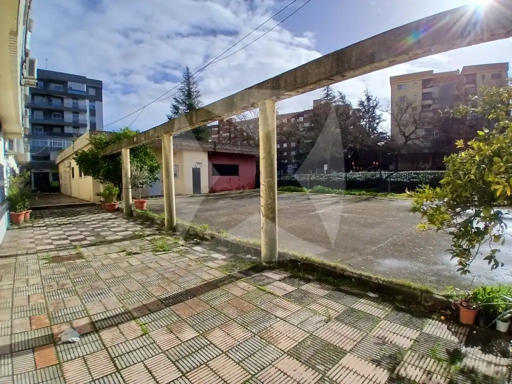 Parkplatz von Geschaftsraum zum Verkauf in Badajoz mit Klimaanlage