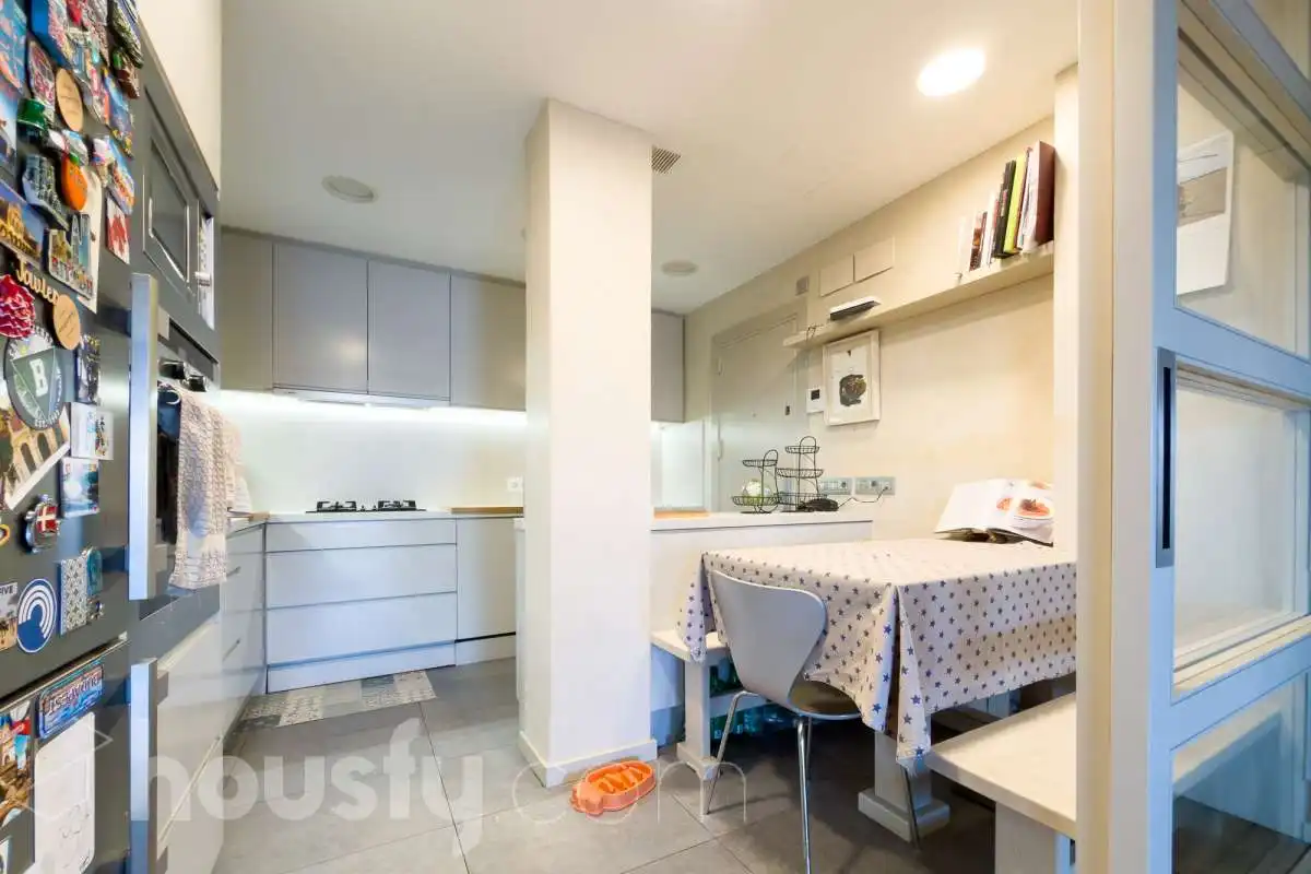 Cocina de Piso en venta en Barcelona con Aire acondicionado, Calefacción y Jardín privado