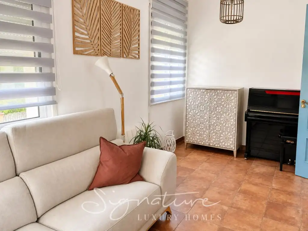 Living room of Houses for rent in Sant Cugat del Vallès  with Air Conditioner, Private garden and Terrace