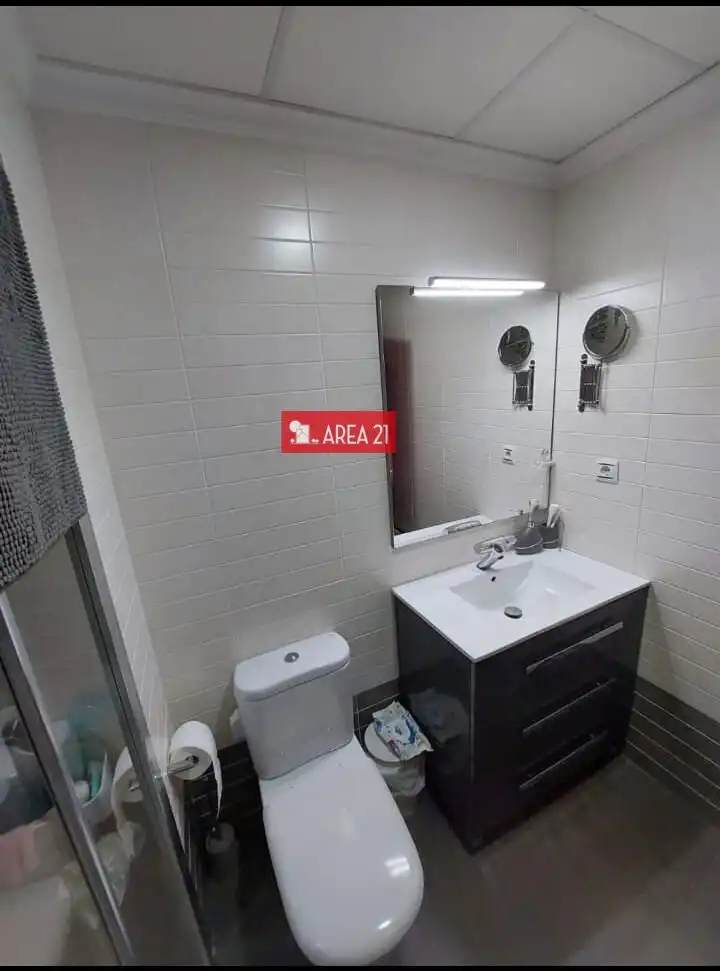 Bathroom of Flat for sale in La Pobla de Vallbona  with Air Conditioner and Heating