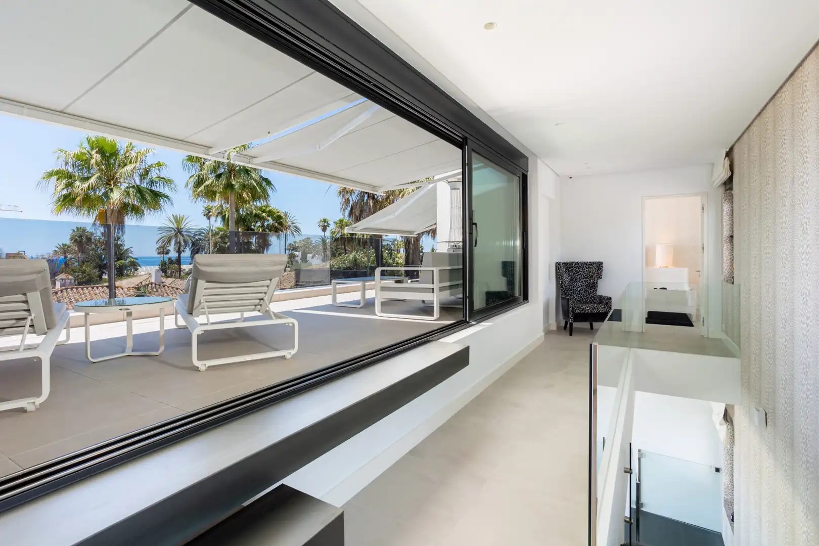 Terrassa de Casa o xalet en venda en Marbella amb Aire condicionat, Jardí privat i Terrassa