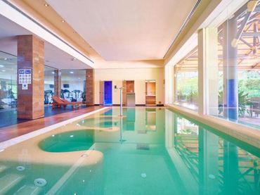 Flat with pool for sale in Avenida de Ronda 3C