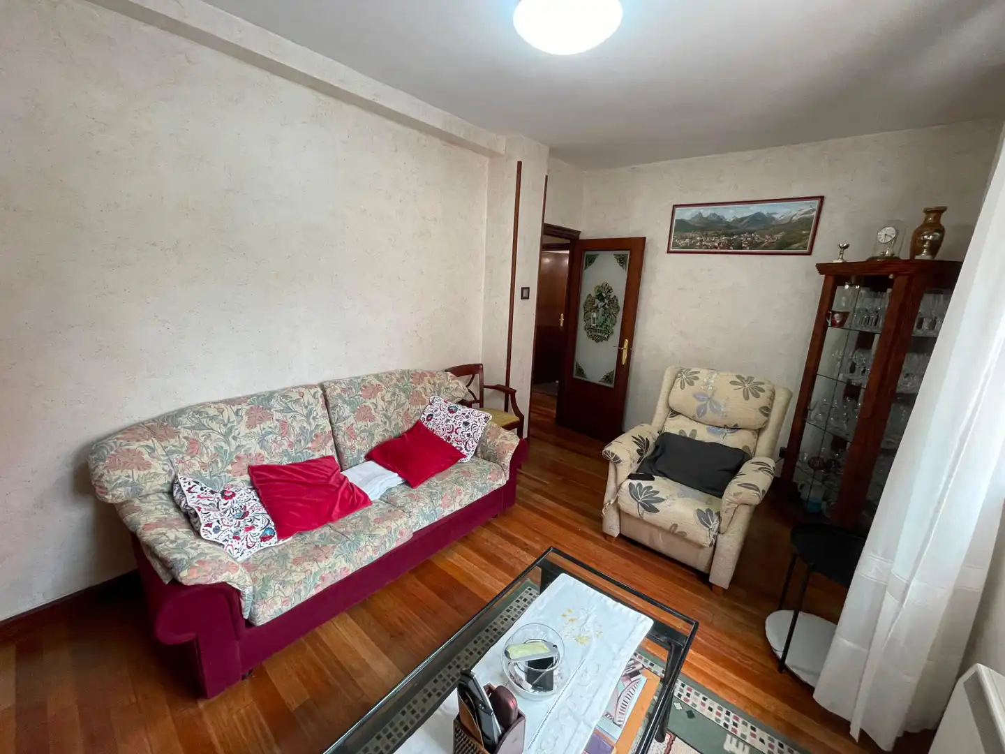 Sala de estar de Piso en venta en Barakaldo  con Calefacción, Parquet y Amueblado