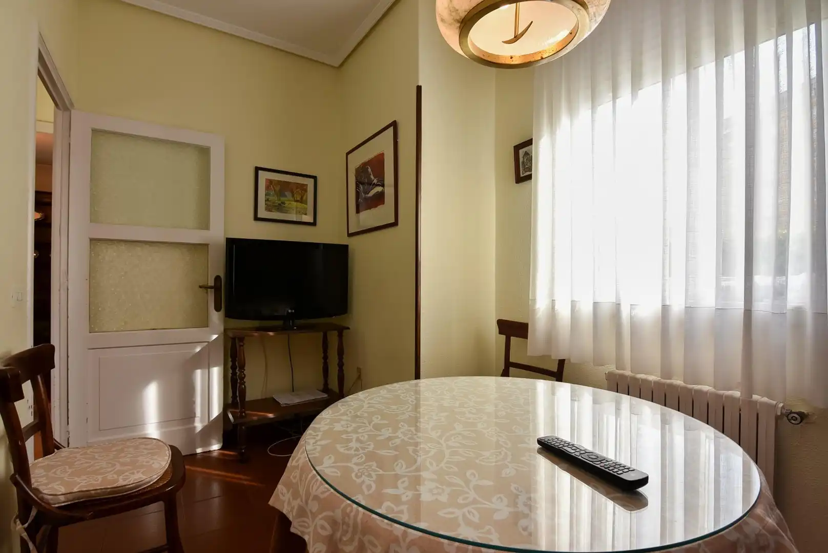 Sala d'estar de Casa o xalet en venda en A Coruña Capital  amb Calefacció, Jardí privat i Parquet