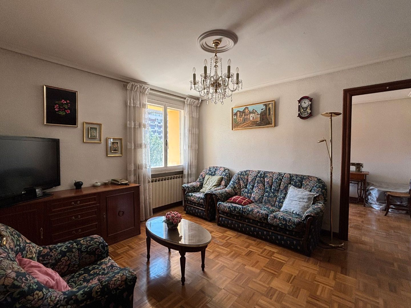 Living room of Apartment for sale in Burgos Capital  with Heating and Parquet flooring