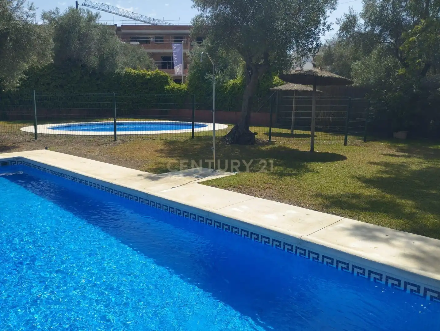 Piscina de Casa o xalet en venda en Espartinas amb Aire condicionat, Jardí privat i Traster
