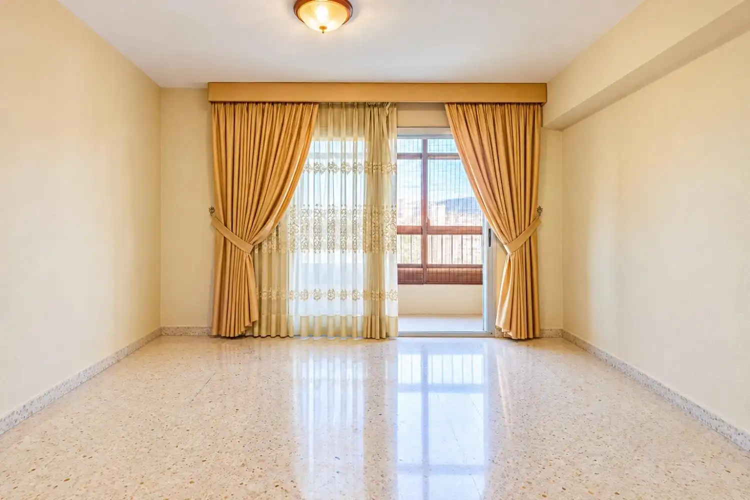 Piso en venta en Santa Cruz de Tenerife con Terraza y Balcón