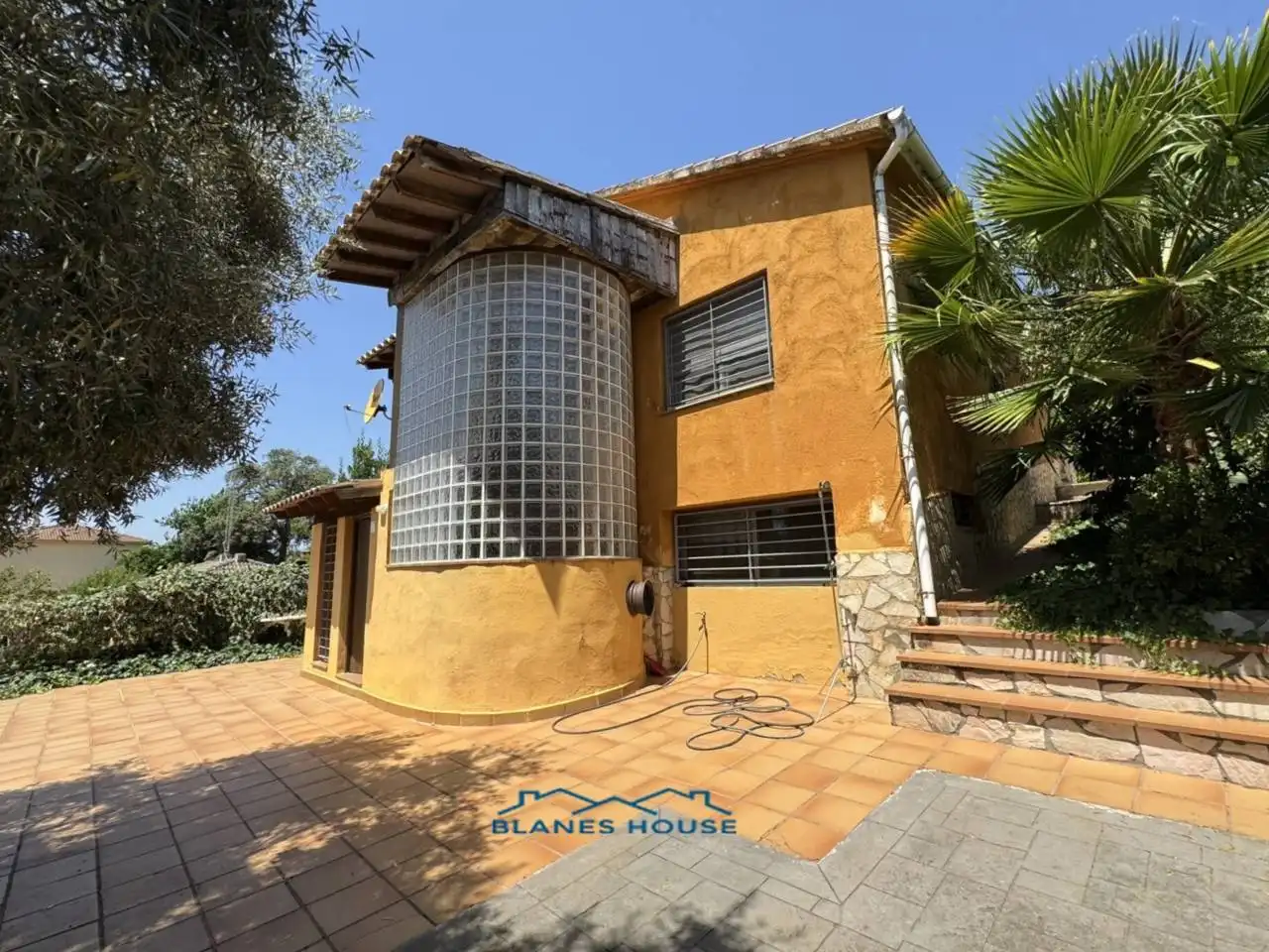 Vista exterior de Casa o xalet en venda en Tordera amb Aire condicionat, Jardí privat i Terrassa