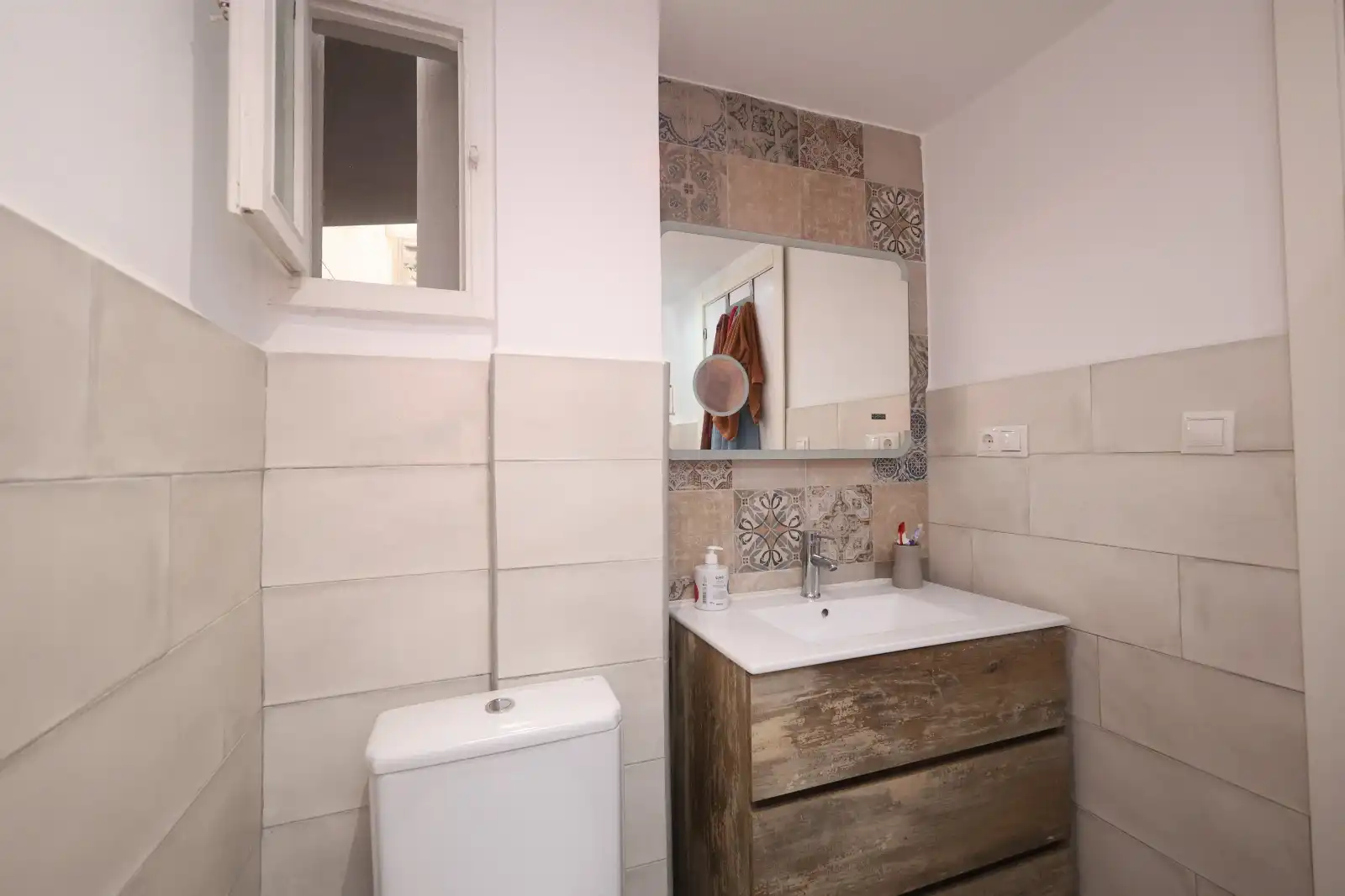 Baño de Piso en venta en Valencia con Terraza y Balcón