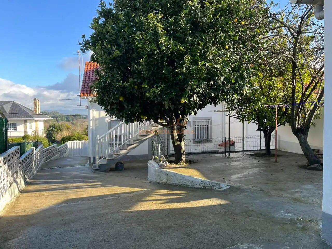 Vista exterior de Casa o xalet en venda en Ferrol amb Calefacció i Jardí privat
