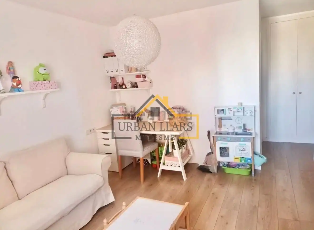Wohnzimmer von Dachboden zum Verkauf in Mataró mit Klimaanlage, Heizung und Parkett