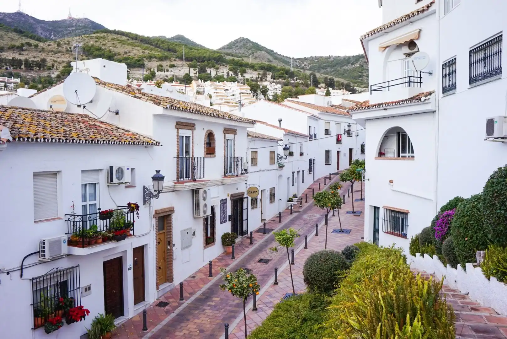 Vista exterior de Apartament en venda en Benalmádena amb Aire condicionat, Jardí privat i Parquet