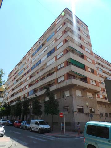 Local comercial en Venta en C/ La Virgen en El Mercado - Plaza de Toros