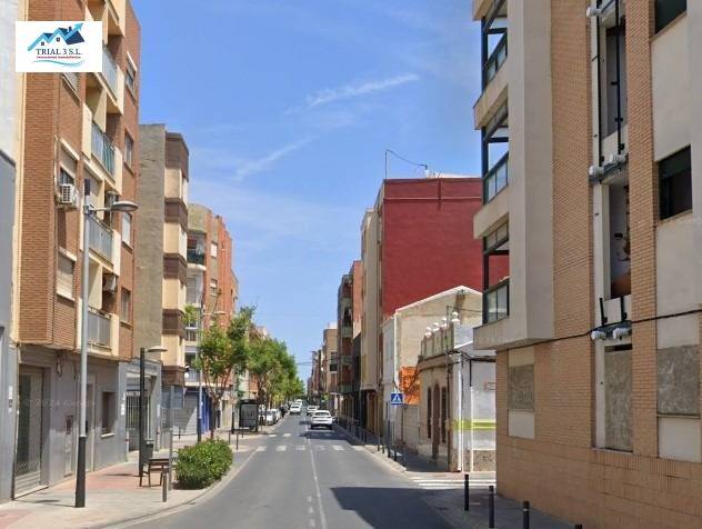 Piso en Venta en Calle MESTRE MANUEL MERA SOLANO en Zona Calle Valencia