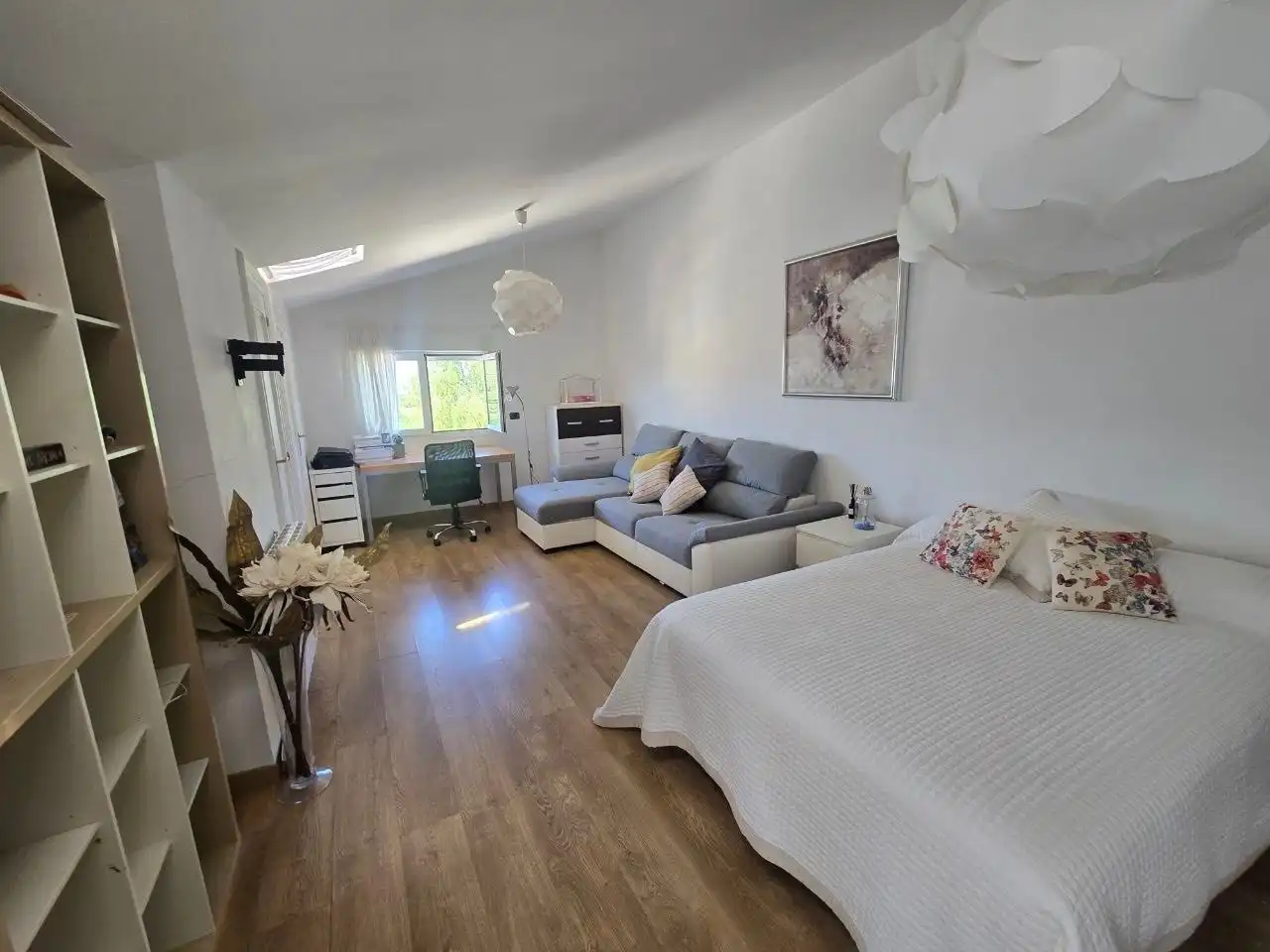 Habitación de Casa o chalet en venta en  Logroño con Calefacción, Jardín privado y Terraza