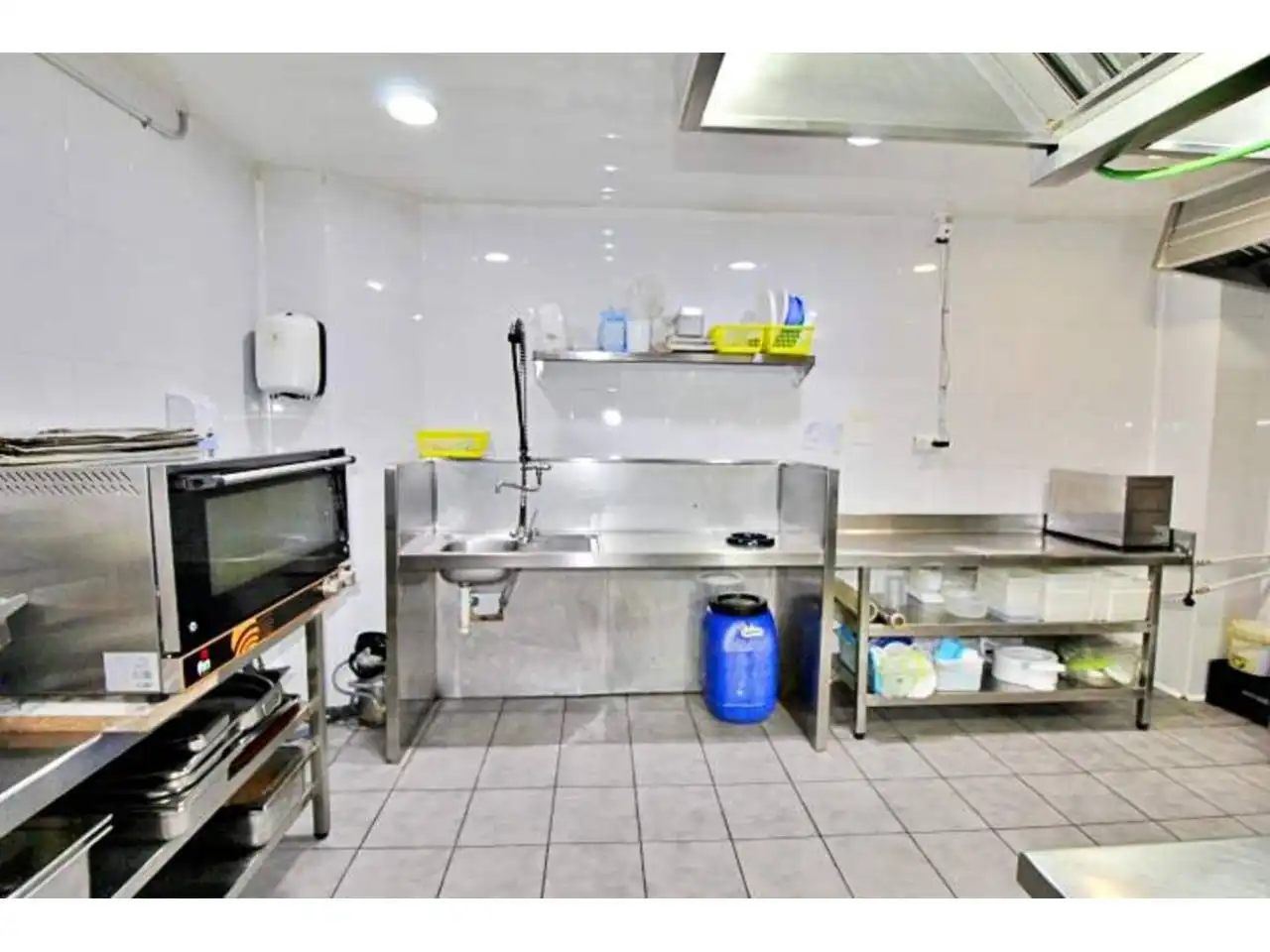 Local comercial de lloguer a Avenida Sant Esteve, imagen 4