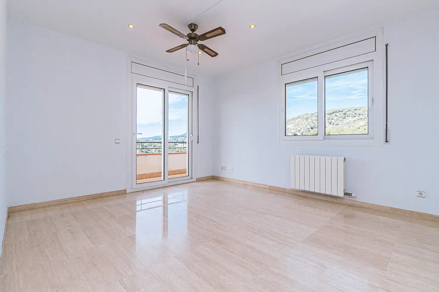 Dormitori de Casa adosada en venda en Sant Pol de Mar amb Calefacció, Jardí privat i Terrassa