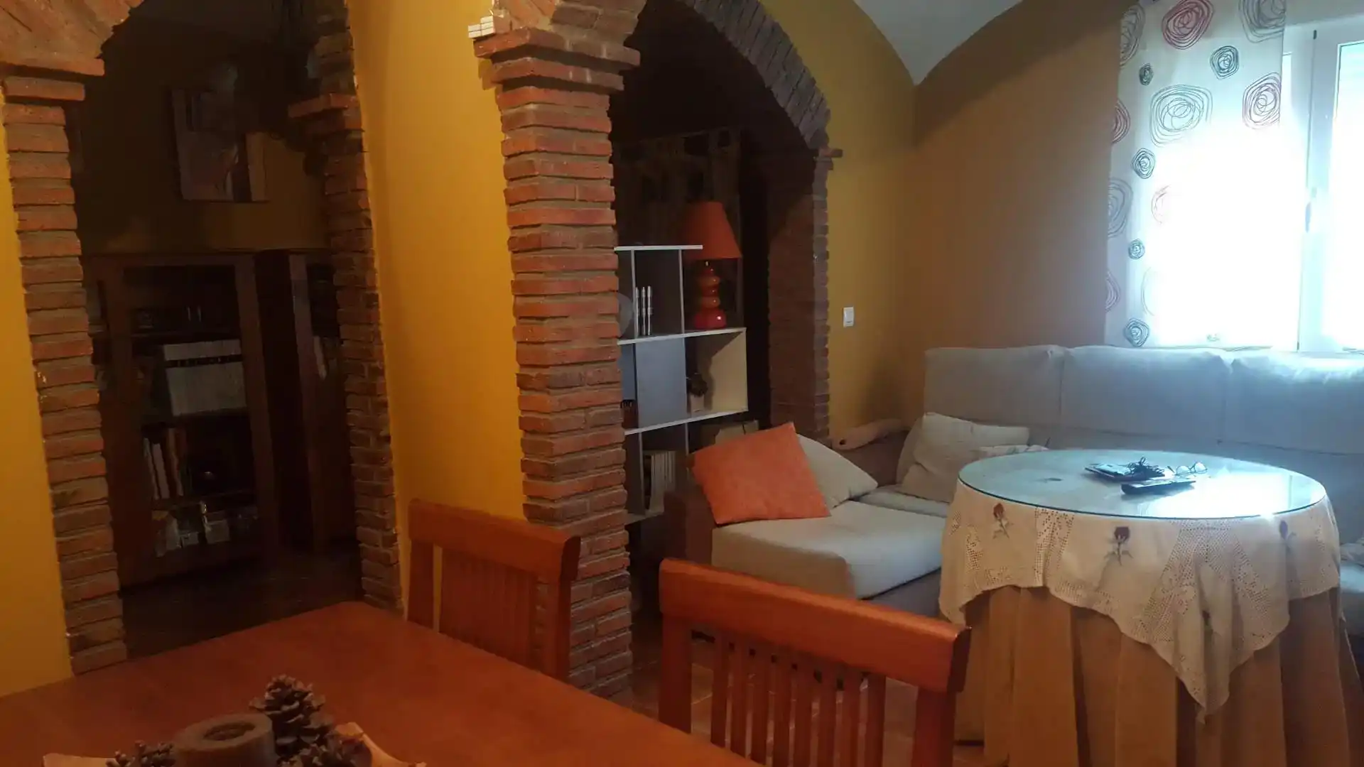 Sala d'estar de Casa adosada en venda en Membrío amb Balcó