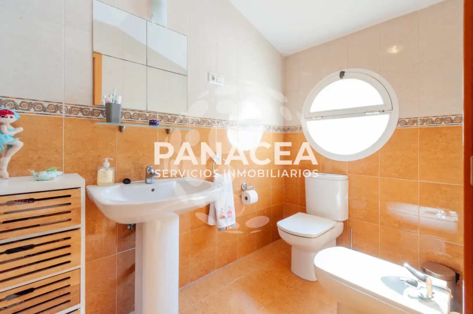 Baño de Casa adosada en venta en Albuñol con Jardín privado, Terraza y Amueblado