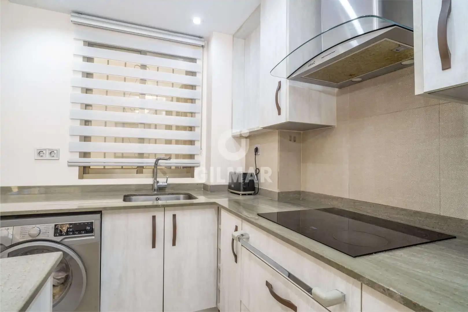Cocina de Planta baja en venta en Estepona con Calefacción, Jardín privado y Piscina