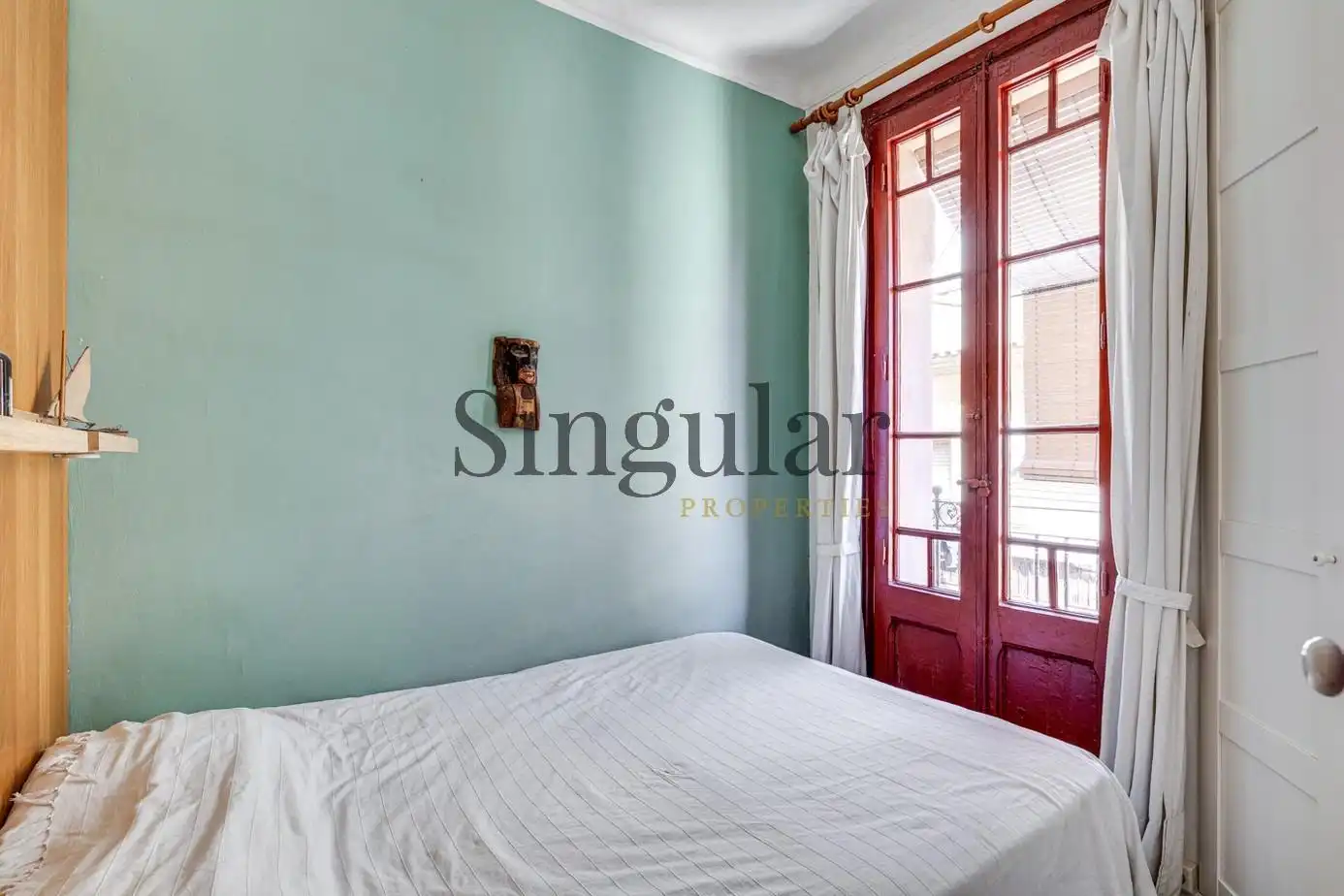 Habitación de Piso en venta en Barcelona con Balcón