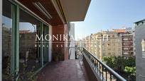 Exterior view of Flat for sale in  Barcelona Capital  with Heating and Terrace