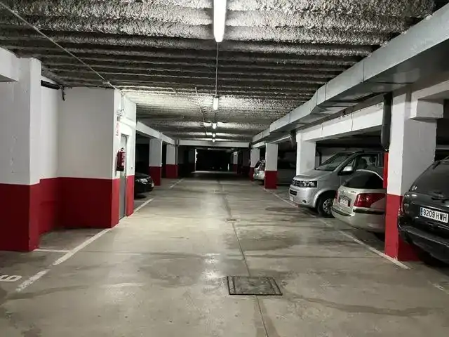 Aparcament de Apartament de lloguer en Aisa amb Parquet, Traster i Moblat