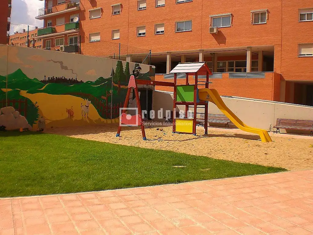 Jardí de Pis en venda en Madrid amb Aire condicionat, Calefacció i Jardí privat