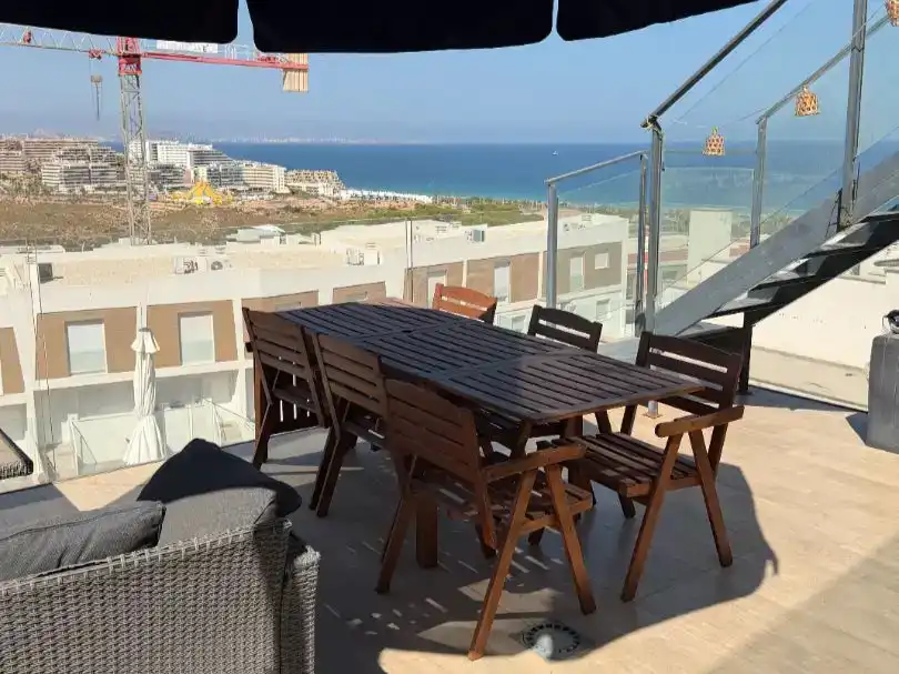 Terrassa de Àtic de lloguer en Santa Pola amb Aire condicionat, Piscina i Balcó