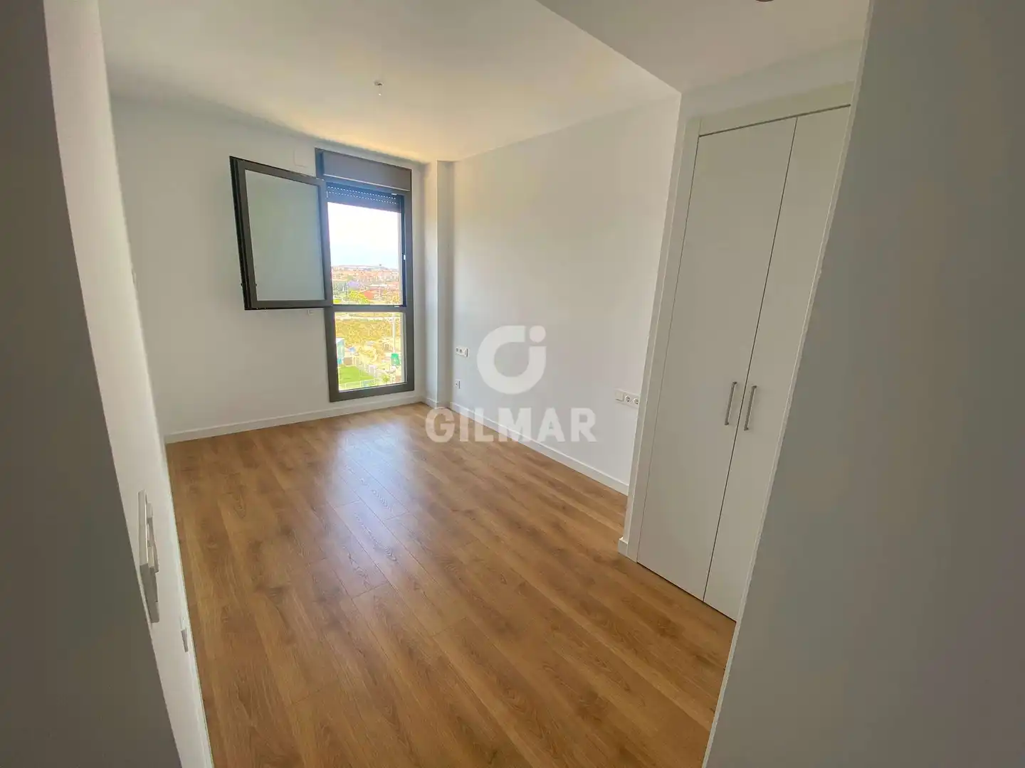 Habitación de Piso de alquiler en Tomares con Calefacción, Jardín privado y Trastero