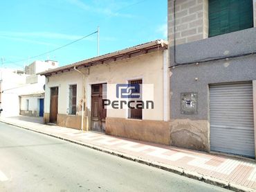 Terraced house with garden for sale in calle de Pal