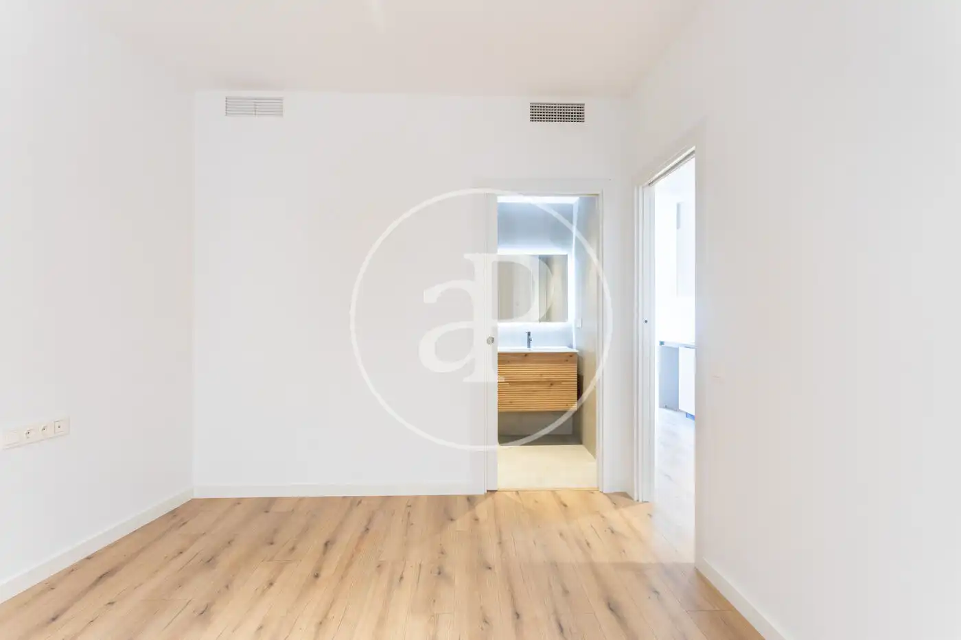 Bedroom of Flat for sale in Barcelona  with Air Conditioner, Heating and Terrace