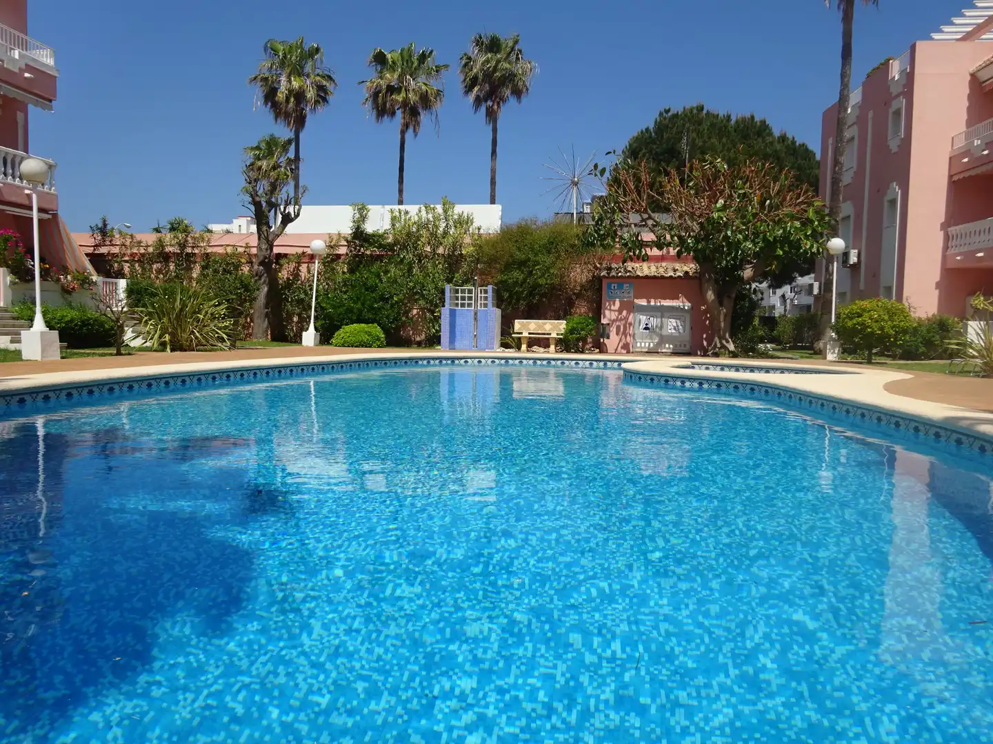 Piscina de Estudi de lloguer en Dénia amb Aire condicionat, Calefacció i Terrassa