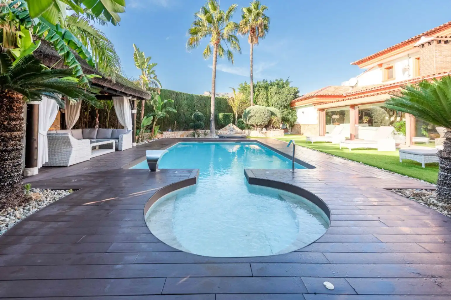 Chalet con piscina en venta en Benicolada - Las Adelfas, imagen 3
