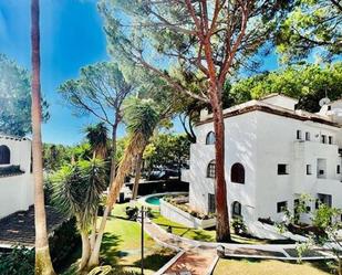 Exterior view of Single-family semi-detached for sale in Marbella  with Terrace, Swimming Pool and Furnished