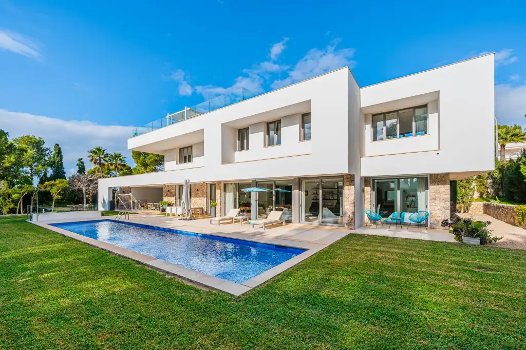 Xalet amb piscina en venda a Santa Ponça