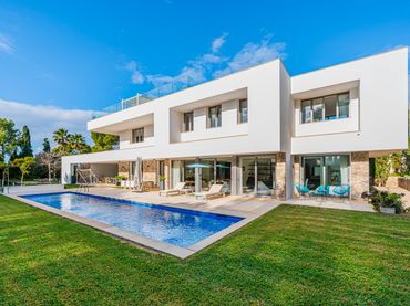 Detached house with pool for sale in Santa Ponça