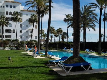 Apartament amb piscina en venda a Puerto de la Duquesa
